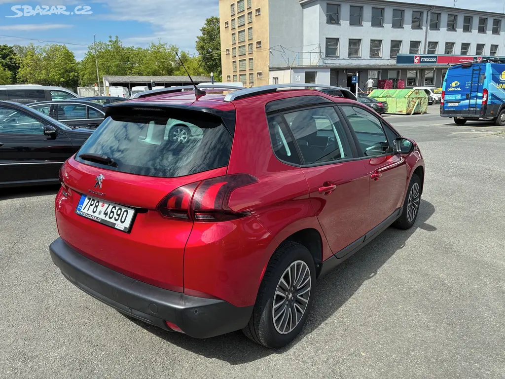 Peugeot 2008, 1,2 PureTech Active Pack 82k - fotka 4