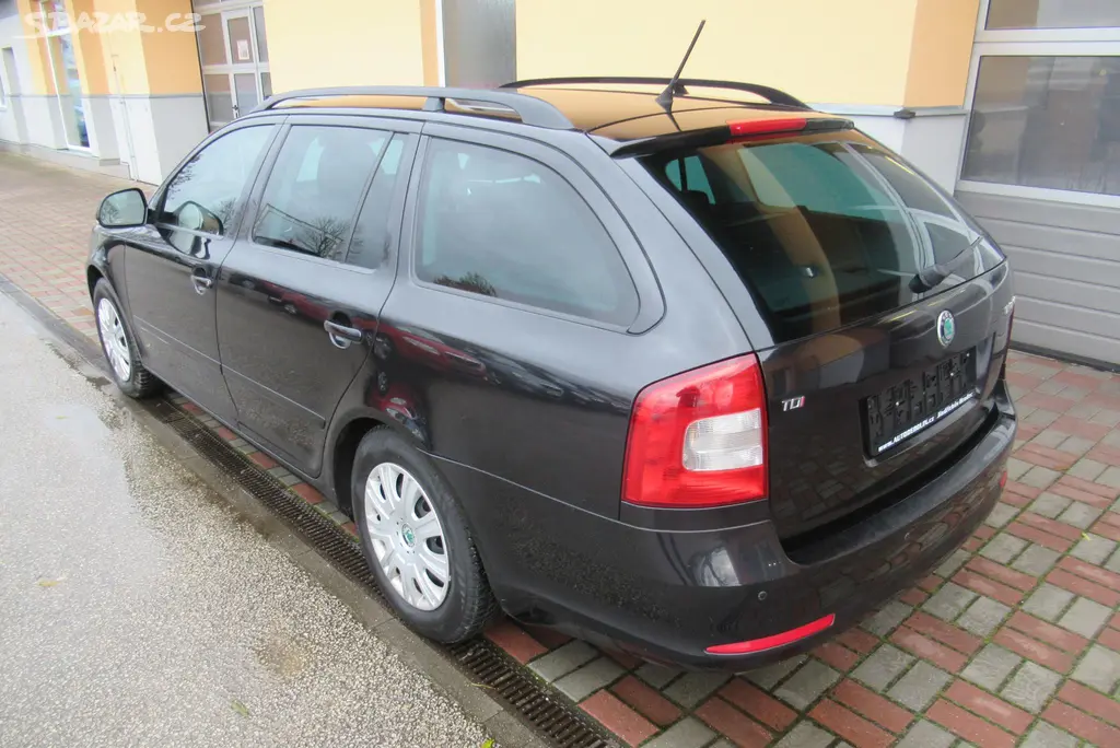 Škoda Octavia, 2.0 TDI AUT. KLIMA NA OPRAVU - fotka 2