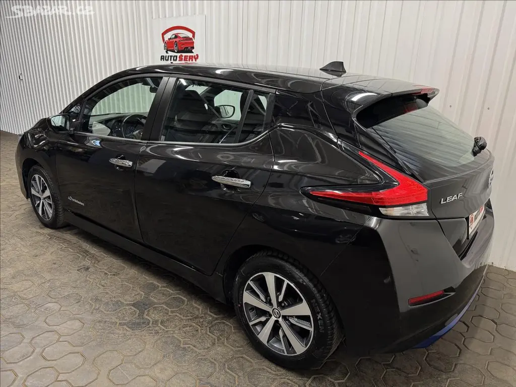 Nissan LEAF, Electric drive 110kW Business - fotka 6