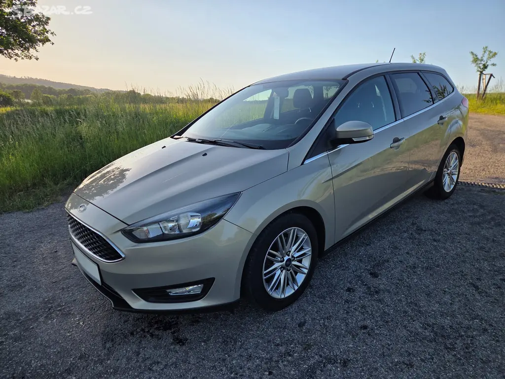 Ford Focus KOMBI - BENZÍN - KUP ČR - 96tis/KM - fotka 4