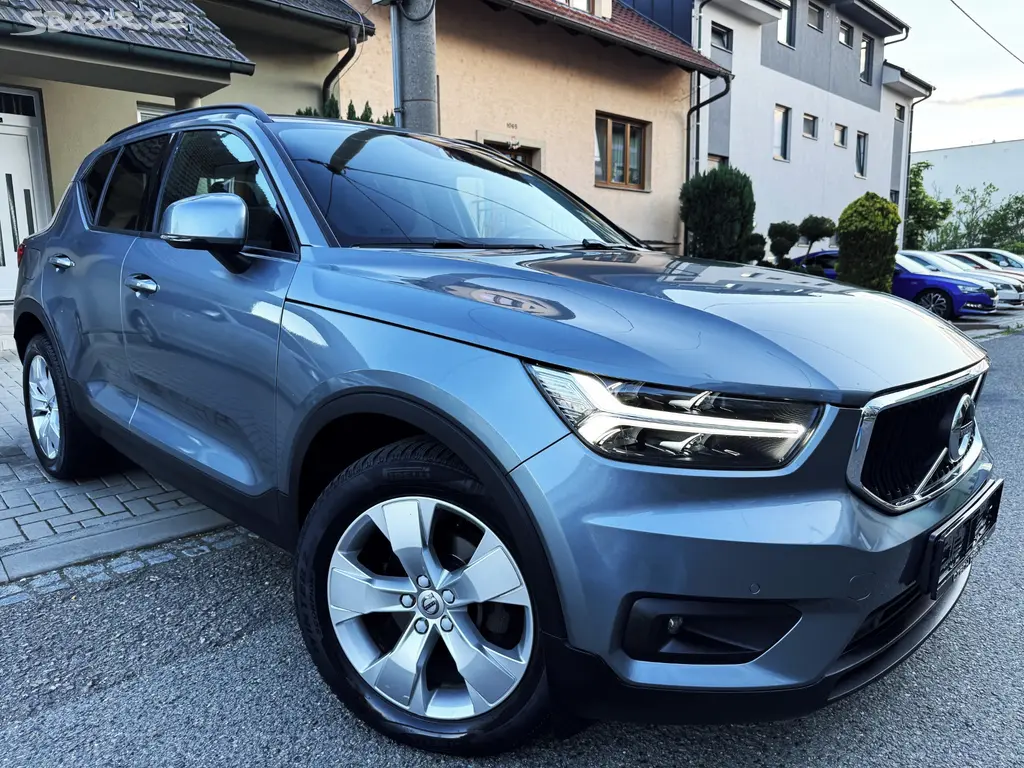 VOLVO XC40 2.0D3 AUTOMAT,LED,POLOKŮŽE,TEMPOMAT,DPH