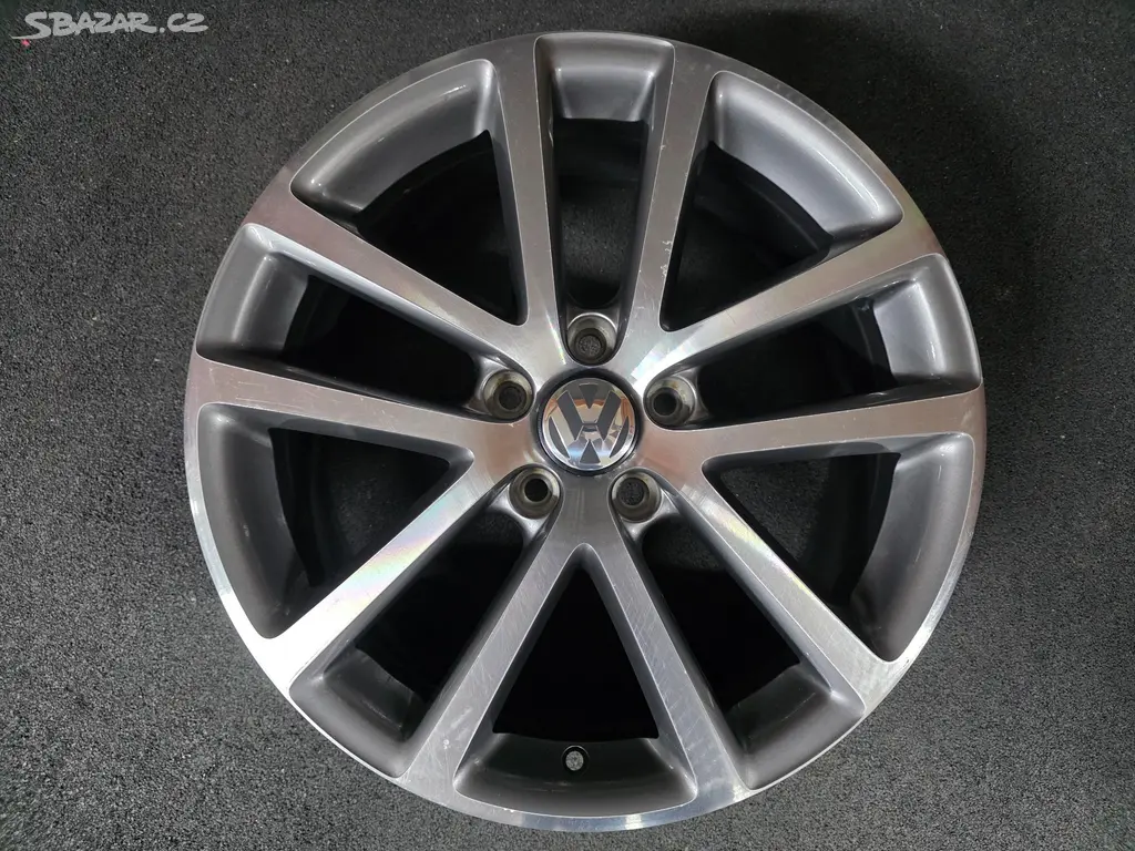 VW Golf Alu kolo 18 1K0601025AG 1Ks Charleston