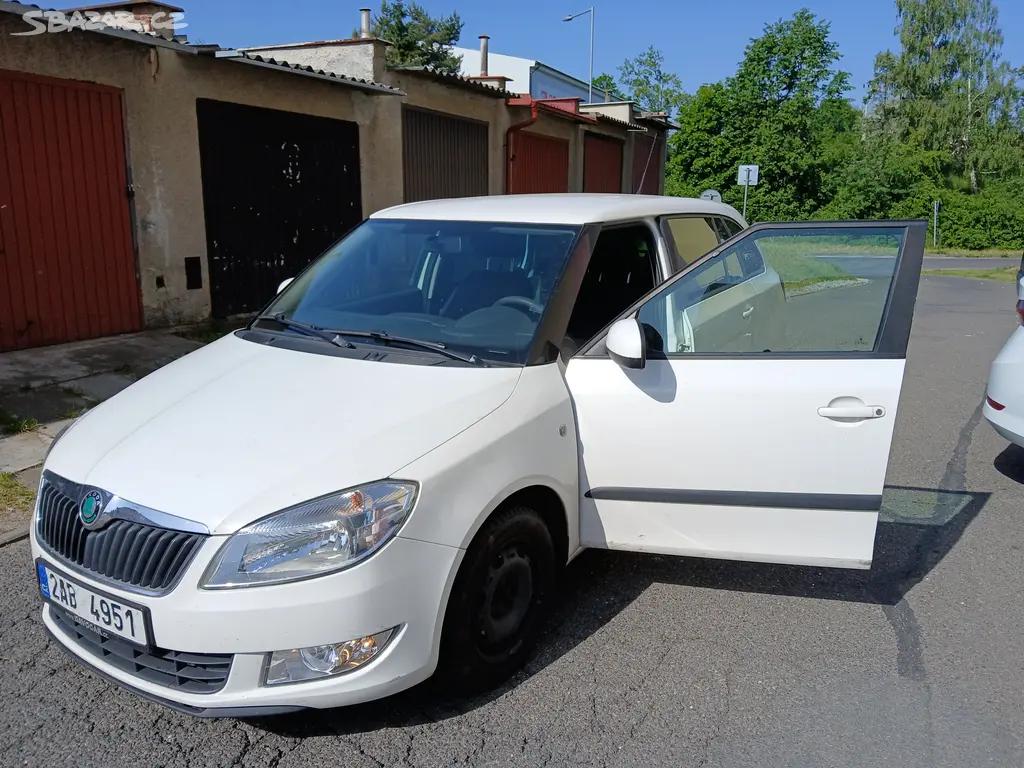 Škoda Fabia kombi - fotka 2