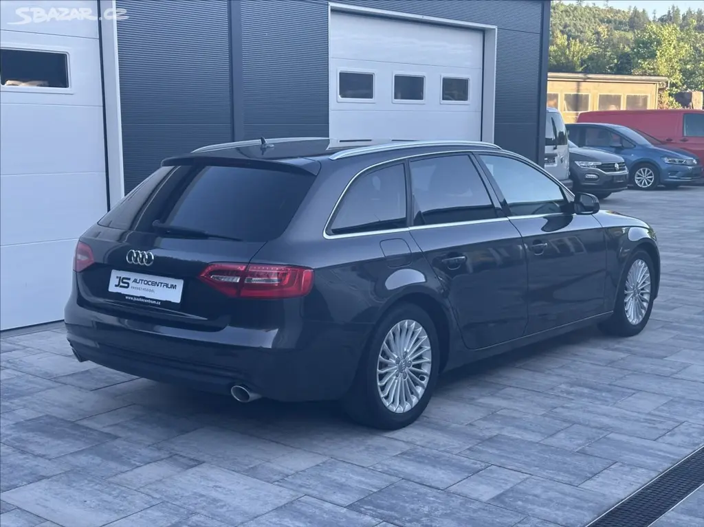Audi A4, 3,0 TDI 204PS Ambiente A/T - fotka 5
