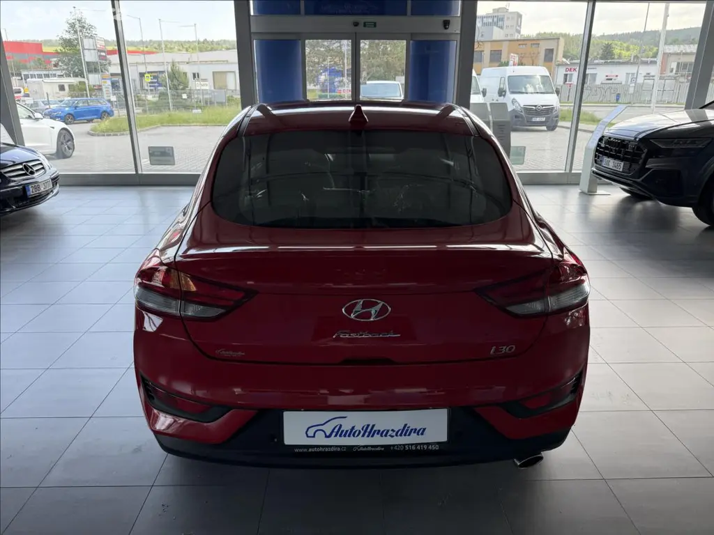 Hyundai i30, 1,4 FASTBACK,1.MAJ,ČP,SERVIS - fotka 5