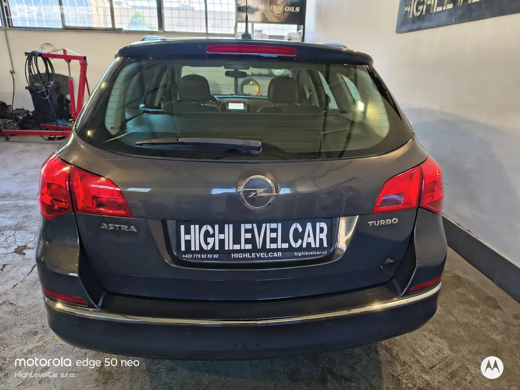 Opel Astra Caravan 1.4T 88kW 111tkm GARANCE KM/TOP - fotka 5