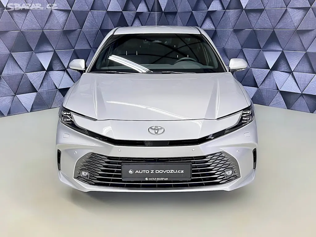 Toyota Camry, 2.5 HYBRID e-CVT PRESTIGE, ACC - fotka 3