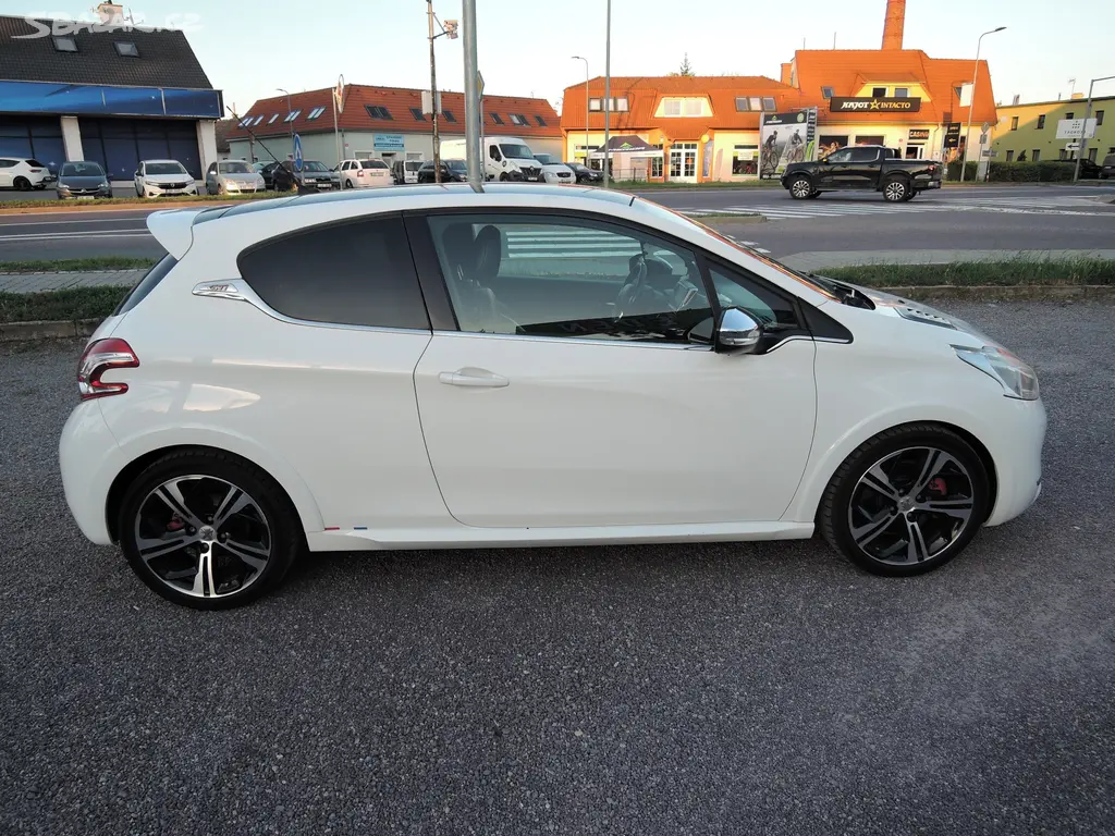 Peugeot 208 1,6 GTi 200PS Navi Kůže 132tkm 2013 - fotka 4