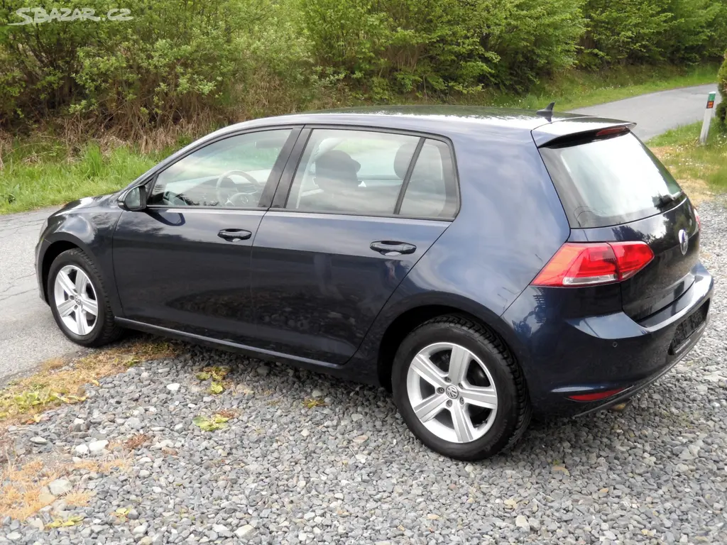 VW GOLF 1.6 TDI 77 KW 1.Majitel,Navi,Zachovale - fotka 6