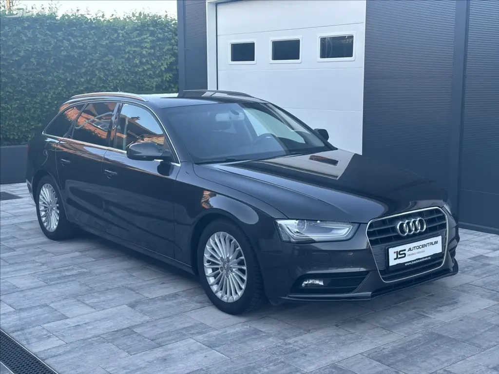 Audi A4, 3,0 TDI 204PS Ambiente A/T - fotka 3