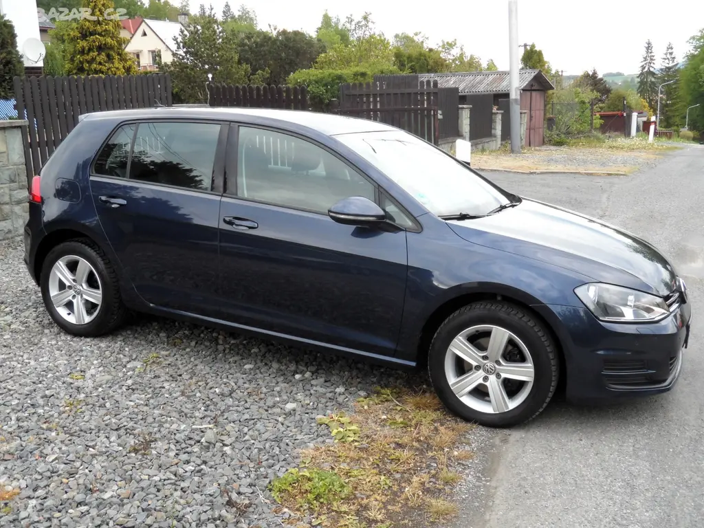 VW GOLF 1.6 TDI 77 KW 1.Majitel,Navi,Zachovale - fotka 4