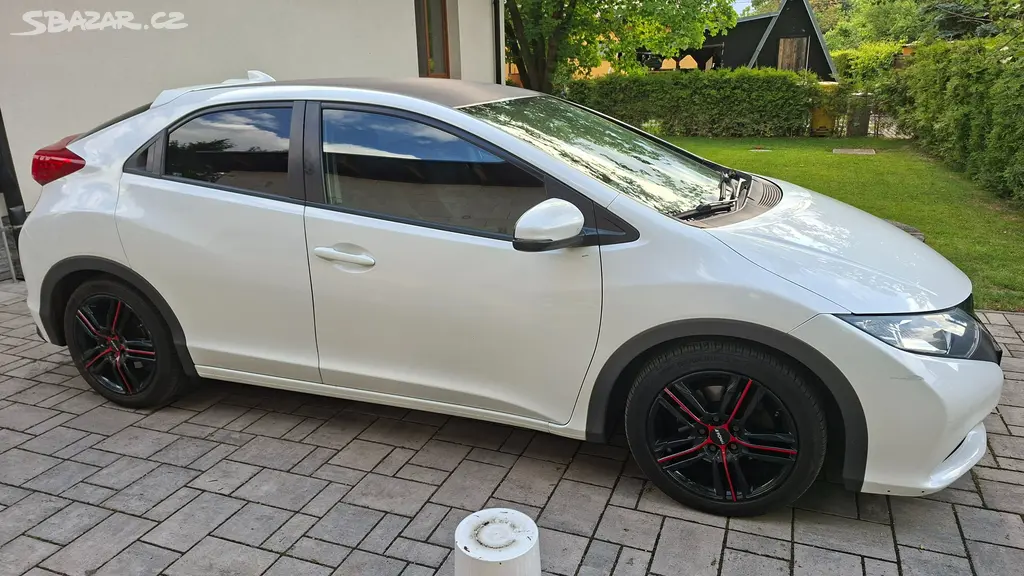 Honda Civic 9G 1.8 AUTOMAT - fotka 6