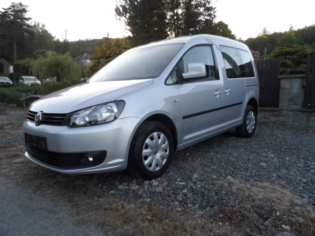VW CEDDY 1.6 TDI 75 KW 1.Majitel,R.V.04/2012 - fotka 2