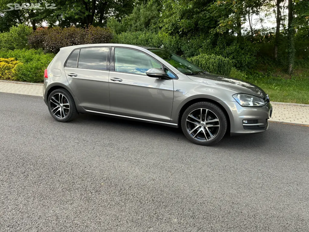 Volkswagen Golf ,7. POCTIVĚ SERVISOVÁNO. - fotka 3