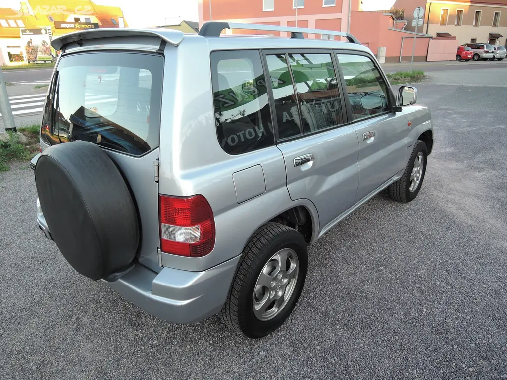 Mitsubishi Pajero Pinin 1,8 i 4x4 82tkm 1.maj.2005 - fotka 5