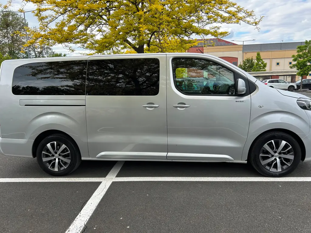 Toyota Proace Verso 2.0 D-4D 110 kW (150 ..) - fotka 5