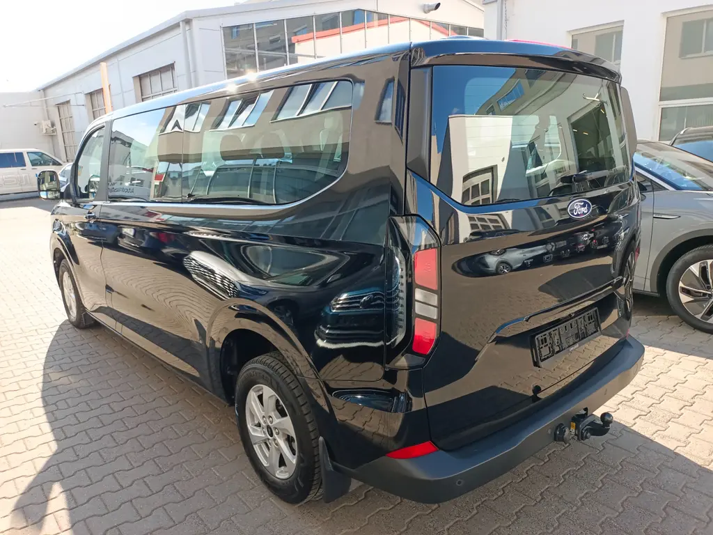 Ford Tourneo Custom 2.0 EcoBlue 100kW / 9-míst - fotka 4