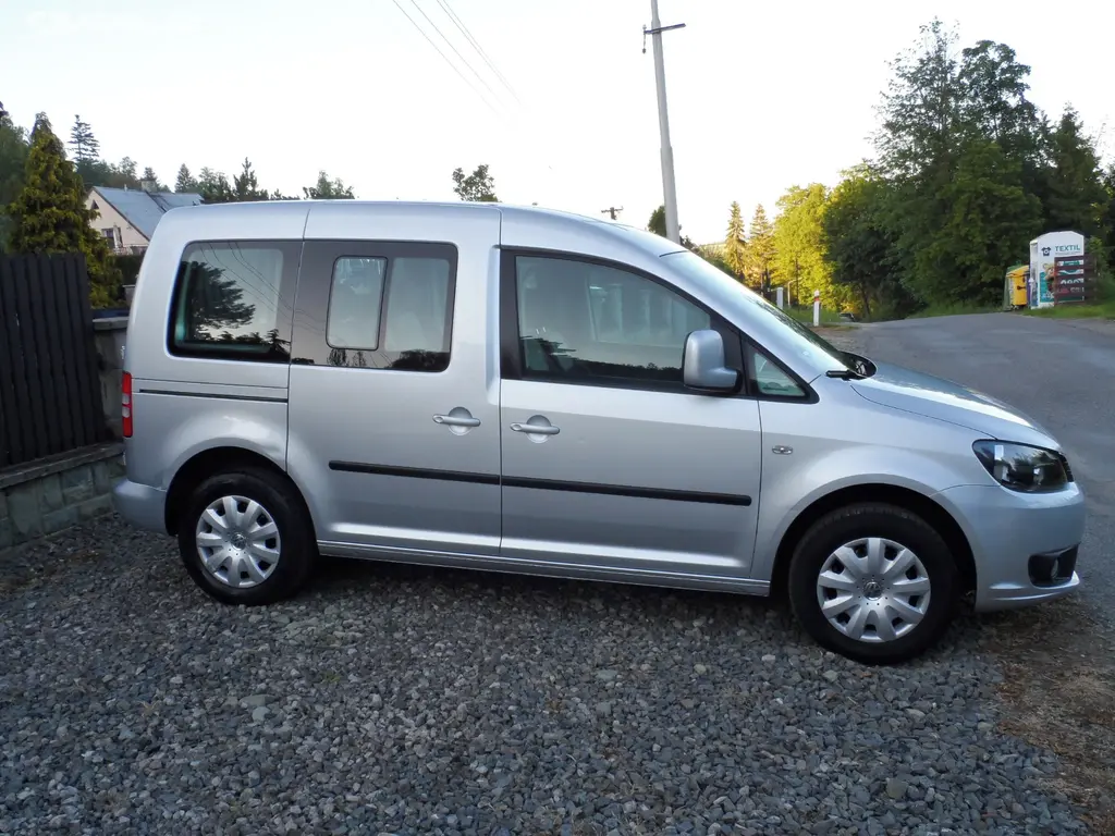 VW CEDDY 1.6 TDI 75 KW 1.Majitel,R.V.04/2012 - fotka 5