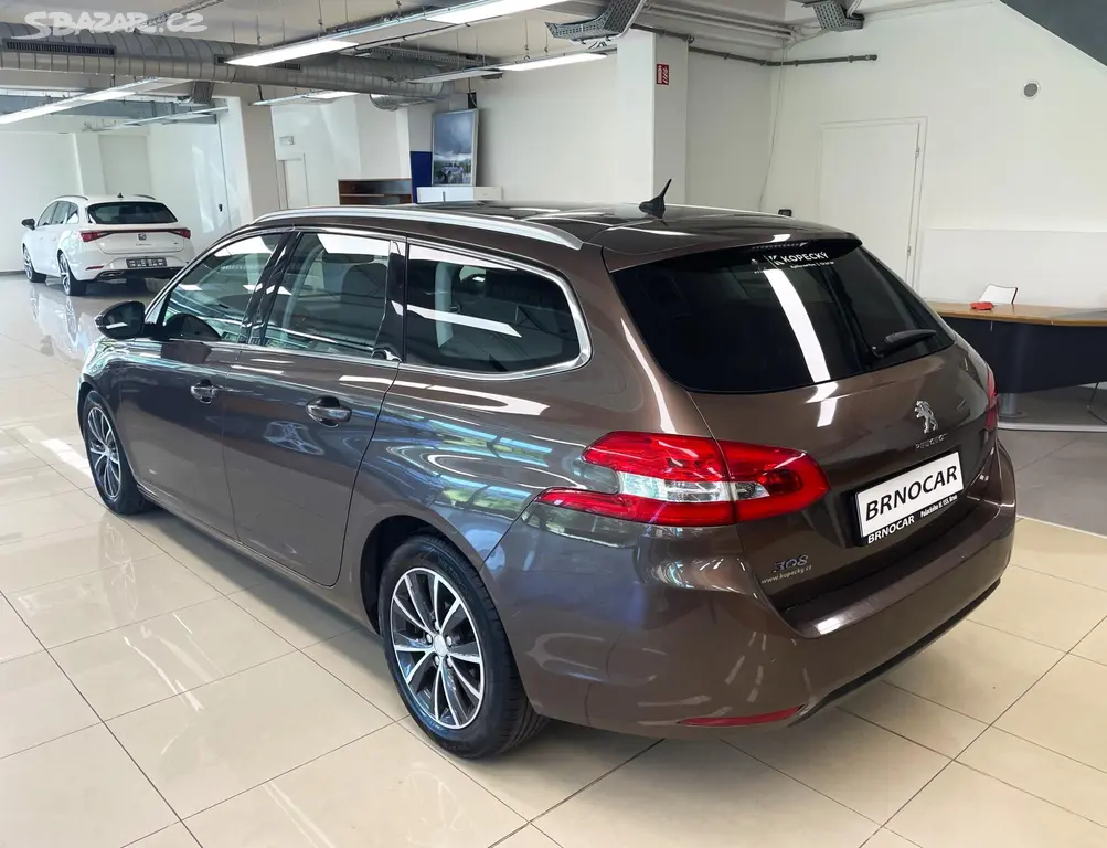 Peugeot 308, 1.6 e-HDI 115k ALLURE, ČR - fotka 4