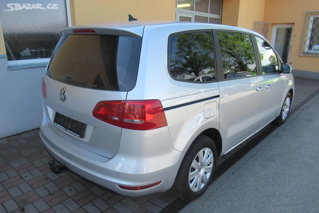 Volkswagen Sharan, 2.0 TDi KLIMA WEBASTO TAŽNÉ - fotka 2