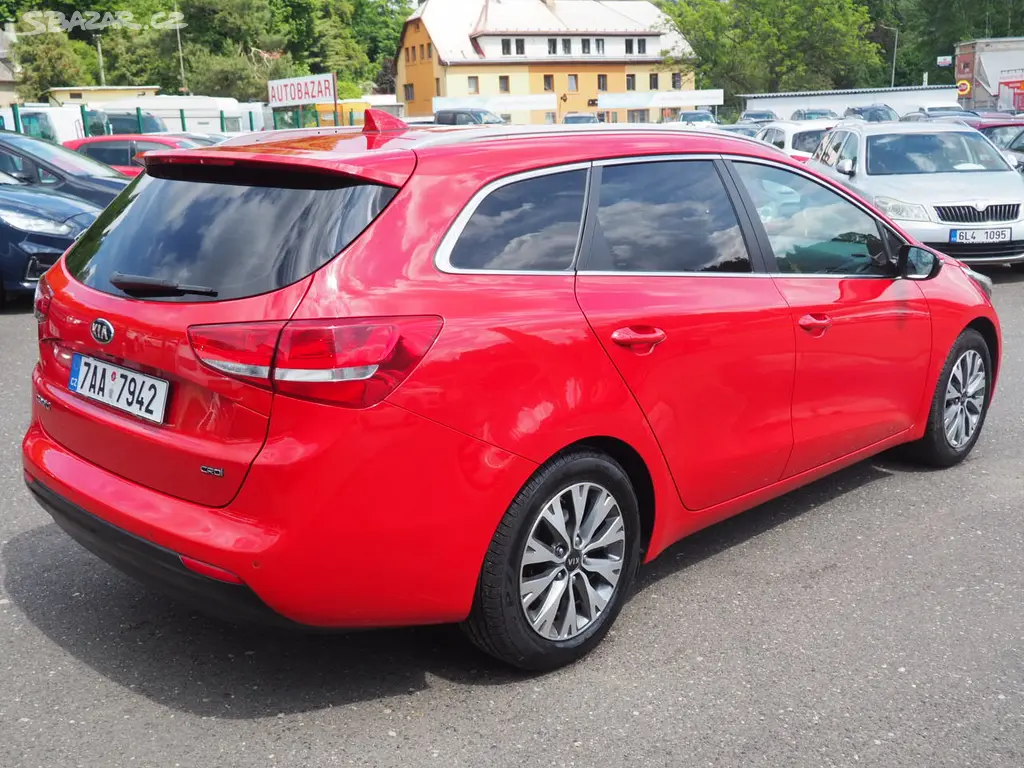 2018 Kia Ceed 1.6 CRDi, 100 kW, 1. Maj ČR - fotka 4