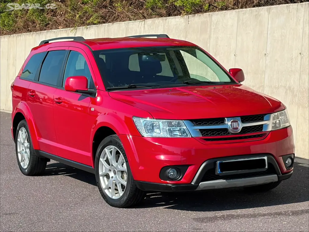 Fiat Freemont 2.0 MJT AT 4x4 125kW/129.000km/7míst - fotka 2
