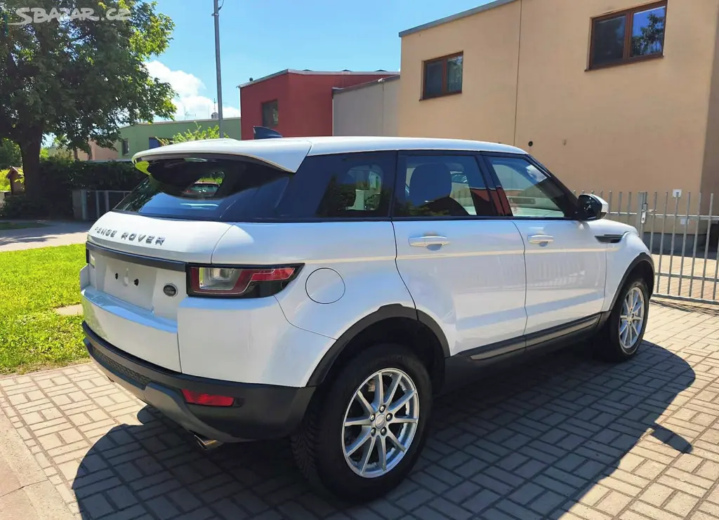 Land Rover Range Evoque 2.0TD4 110kW 4x4 AUTOMAT - fotka 2