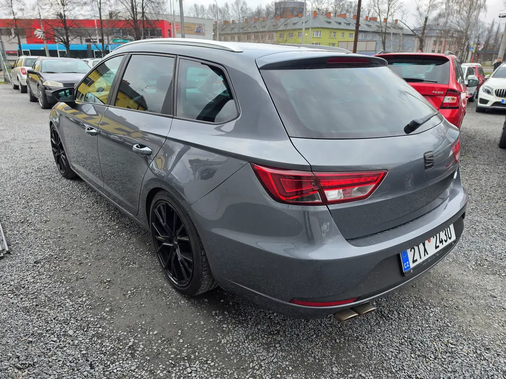 Seat Leon2.0 TDI FR Led - fotka 4