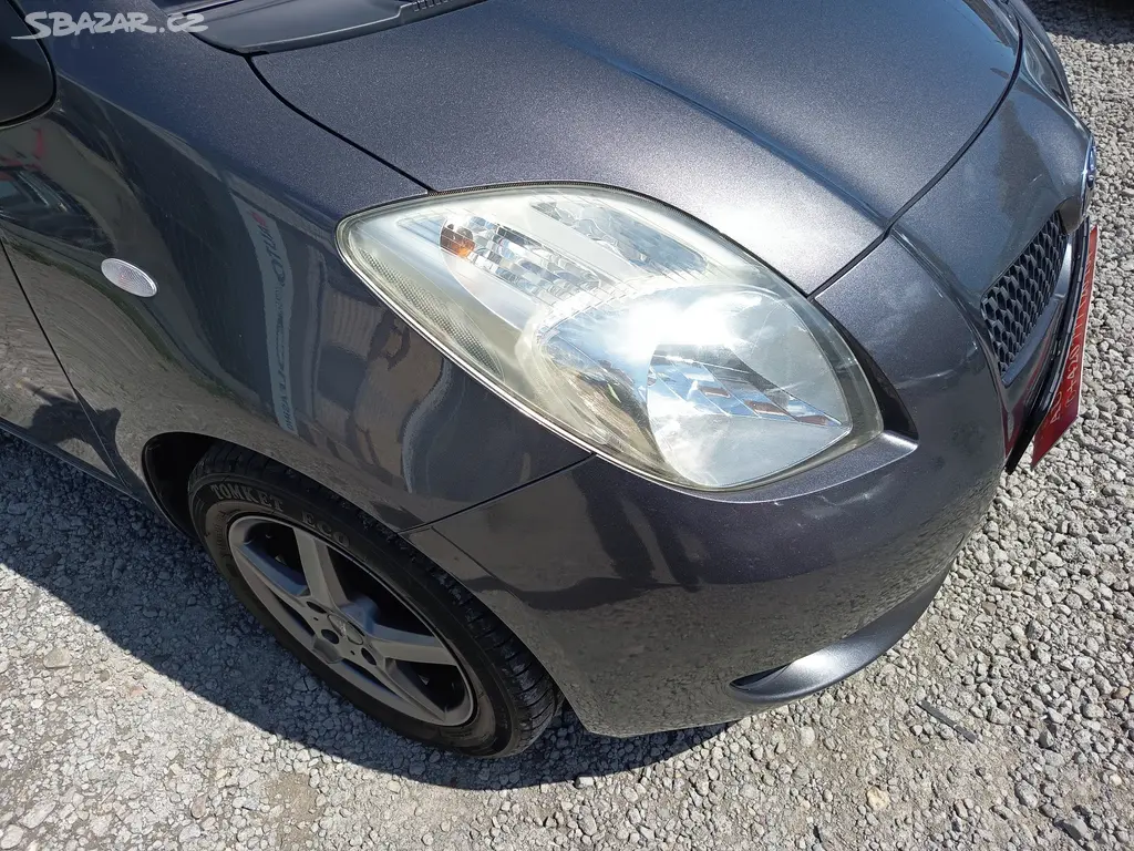 Toyota Yaris 1,3VVTi Comfort ČR - fotka 3
