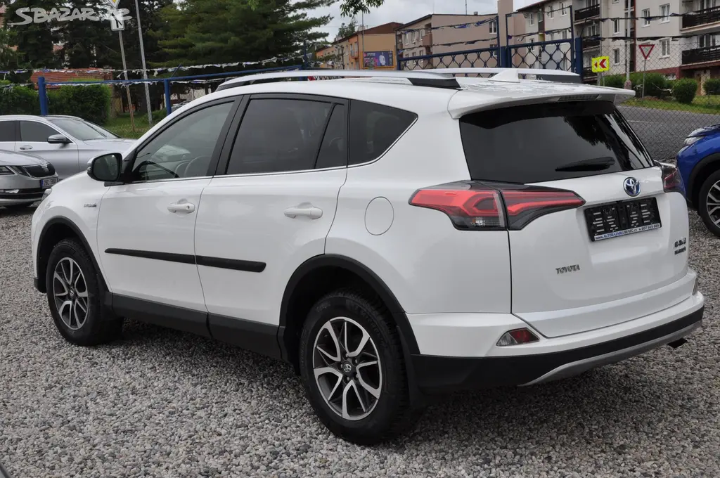 Toyota Rav4, 2.5 Hybrid - fotka 4