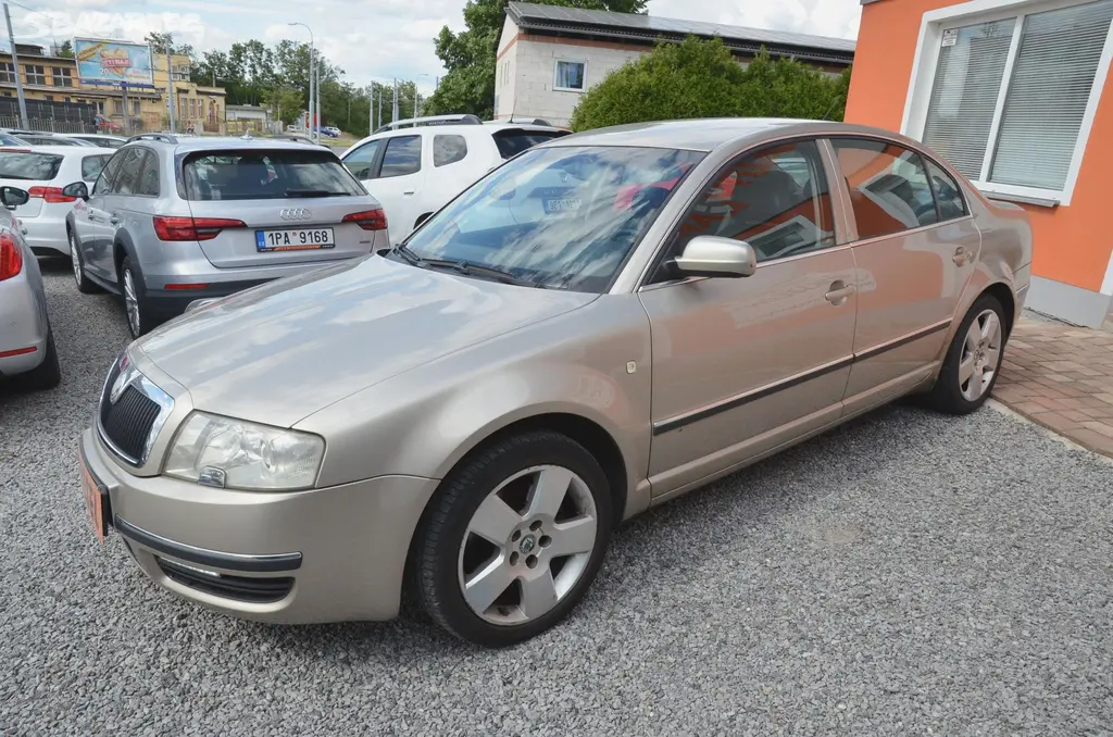 Škoda Superb, 2.5 TDi V6 / ČR / STK 04/2028 - fotka 3