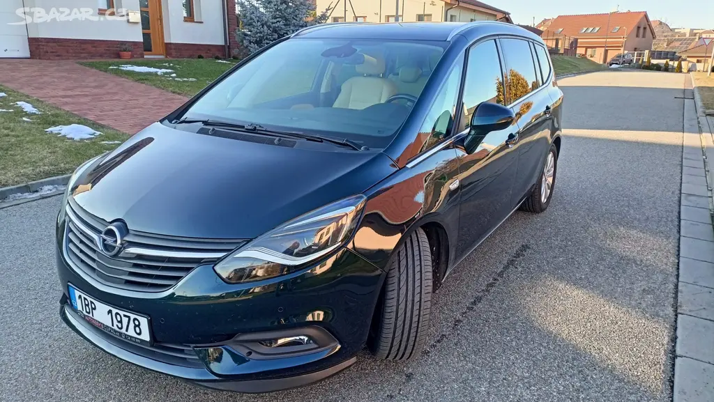 Opel Zafira Tourer 7 míst - fotka 4