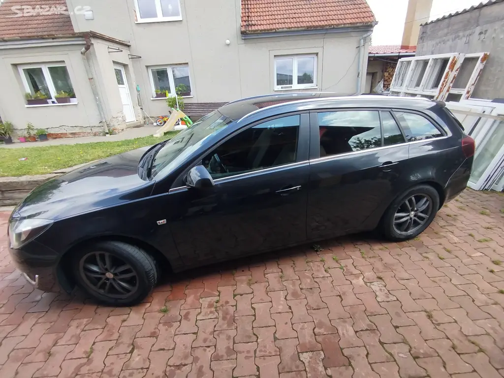 Opel Insignia combi serviska - fotka 4
