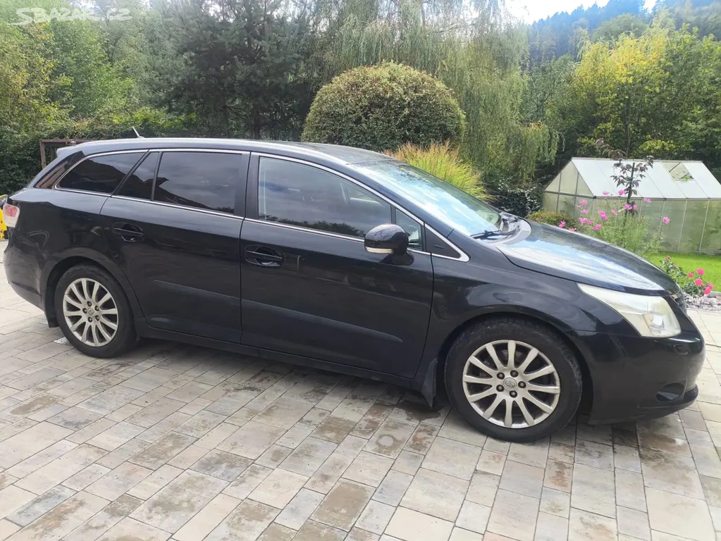 Toyota Avensis 2.2 D4D 110kw - fotka 2