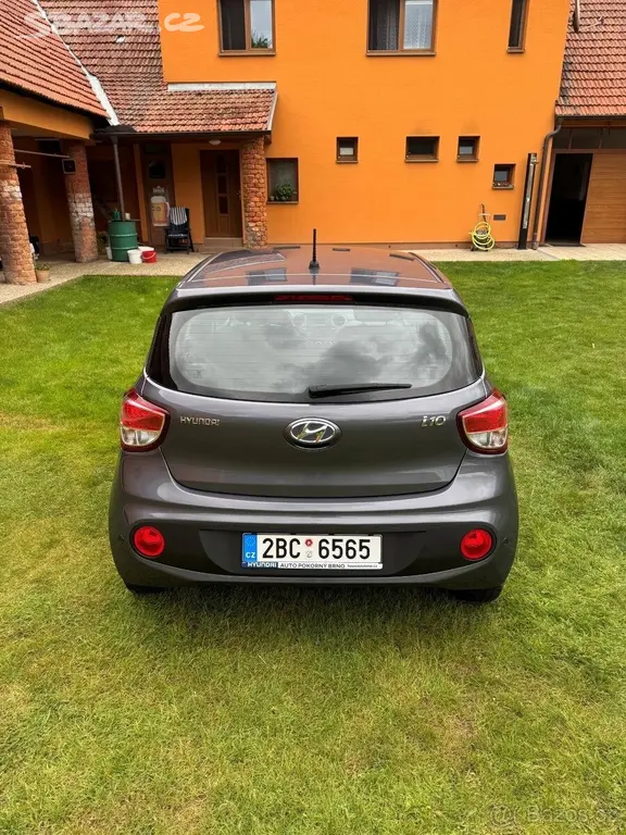 Hyundai i10 1,0 - fotka 6