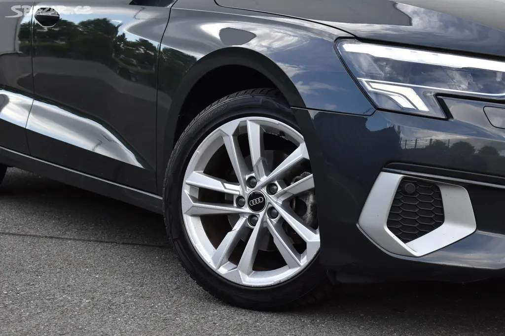 AUDI A3 35 TFSi/2022/110kW/DSG/VIRTUAL/ACC/114TKM - fotka 4