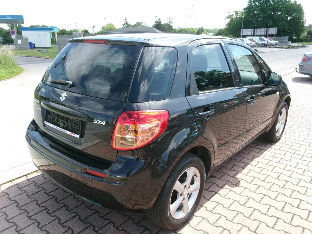 Suzuki SX4, 1,6i KLIMA TAŽNÉ VÝHŘEV - fotka 4
