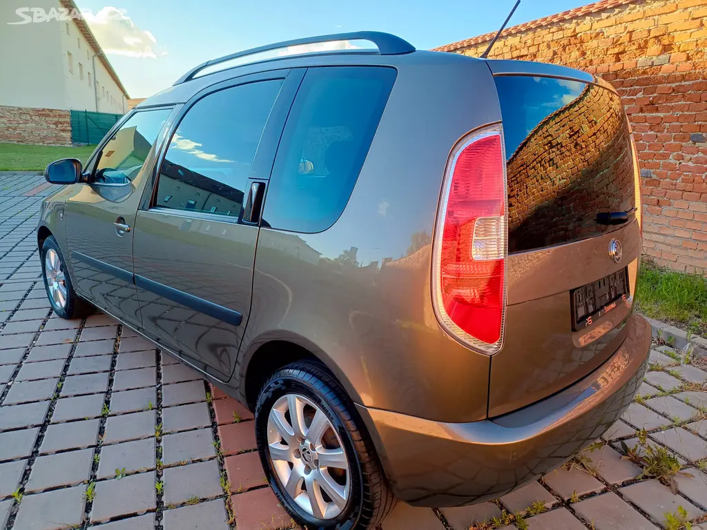 ŠKODA ROOMSTER 1.2 TSI 63 KW AMBITION - fotka 3