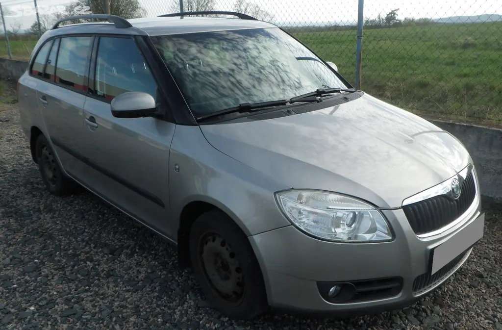 Škoda Fabia Combi 1.4i 16V 63 kW - fotka 2