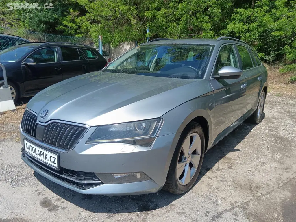 Škoda Superb, 2,0 TDi Ambition - fotka 3