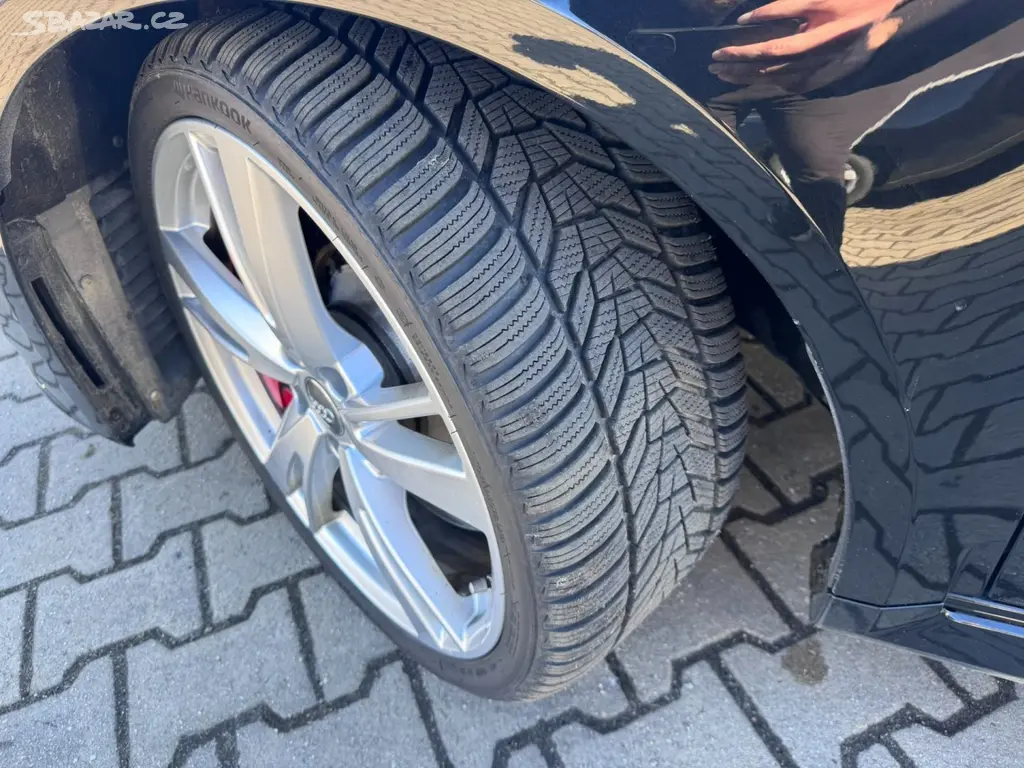 Audi RS3, 4X4 2,5 TFSI 400+ KONÍ KM - fotka 2