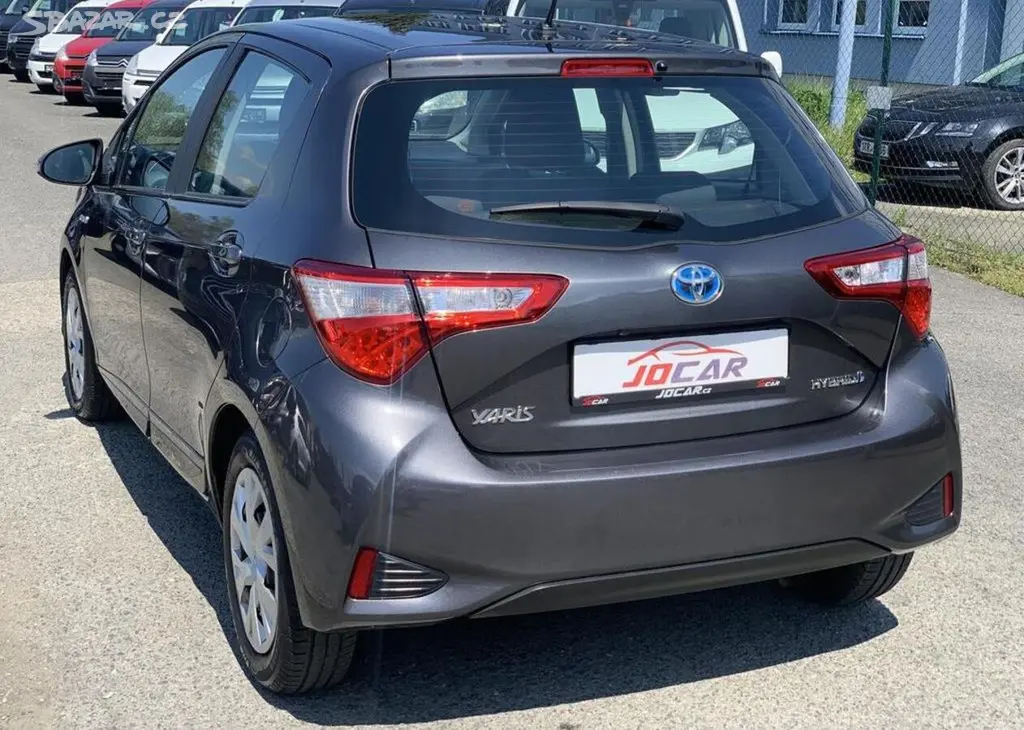 Toyota Yaris 1.5i HYBRID AUTOMAT odp.DPH - fotka 5