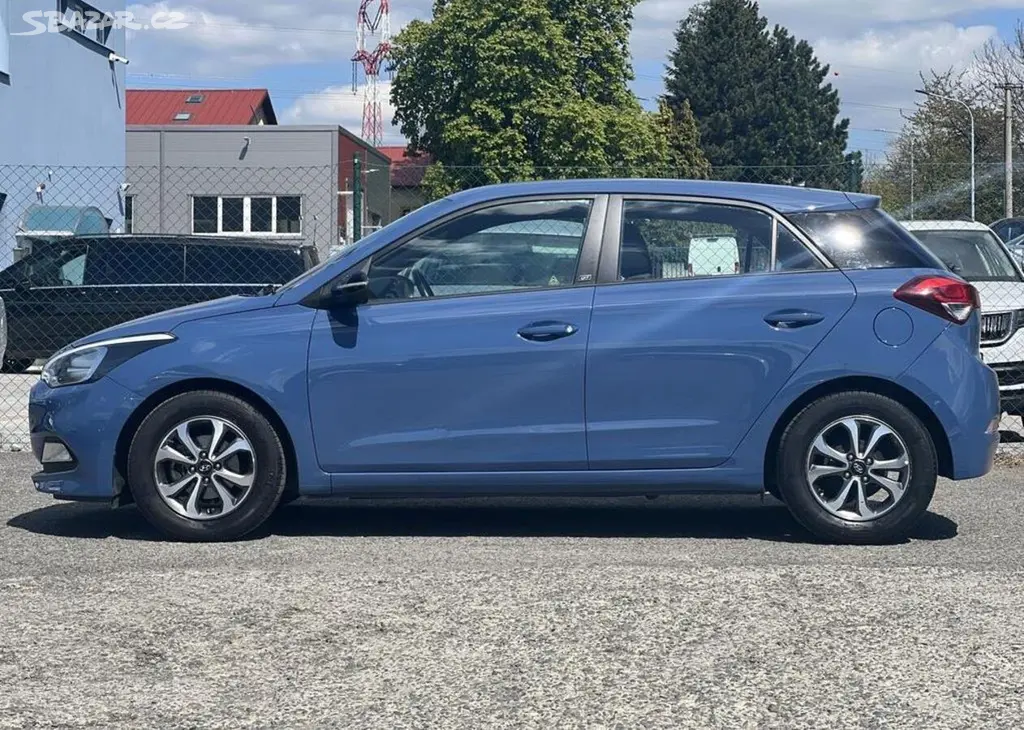 Hyundai i20 1.2i KLIMATIZACE ALU PŮVOD ČR manuální - fotka 4