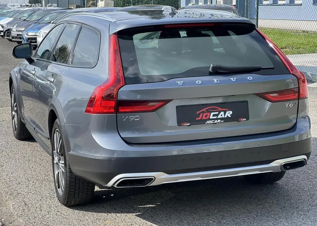 Volvo V90 T6 235kw AWD CROSS COUNTRY automatická - fotka 5