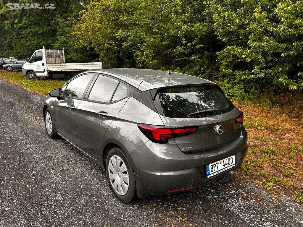 Opel Astra 1,2i 81kW, r.v. 2020, najeto 67123km - fotka 4