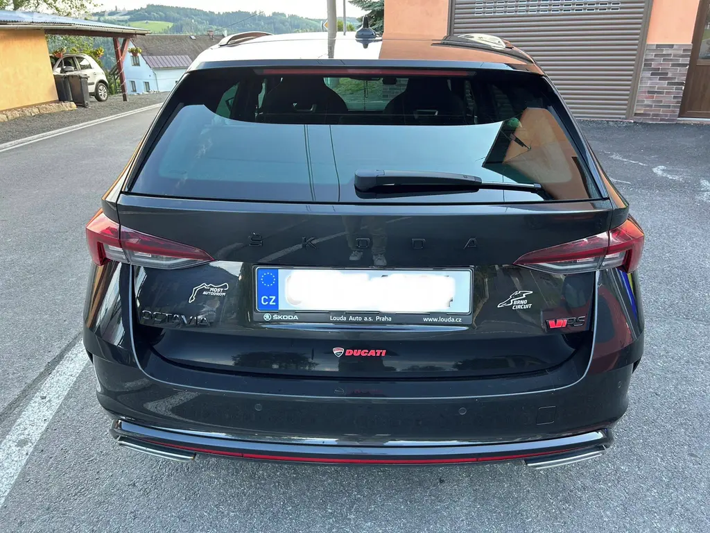 Škoda Octavia RS 2.0TDi,147kW,DSG,4x4, TOP STAV - fotka 2