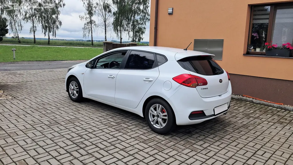 Kia Cee´d, 1.4i / 73KW ČR - fotka 5