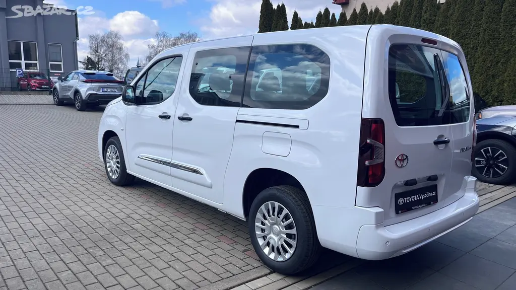 Toyota Proace City Verso, L2 1,5 100PS Business 5 míst - fotka 5