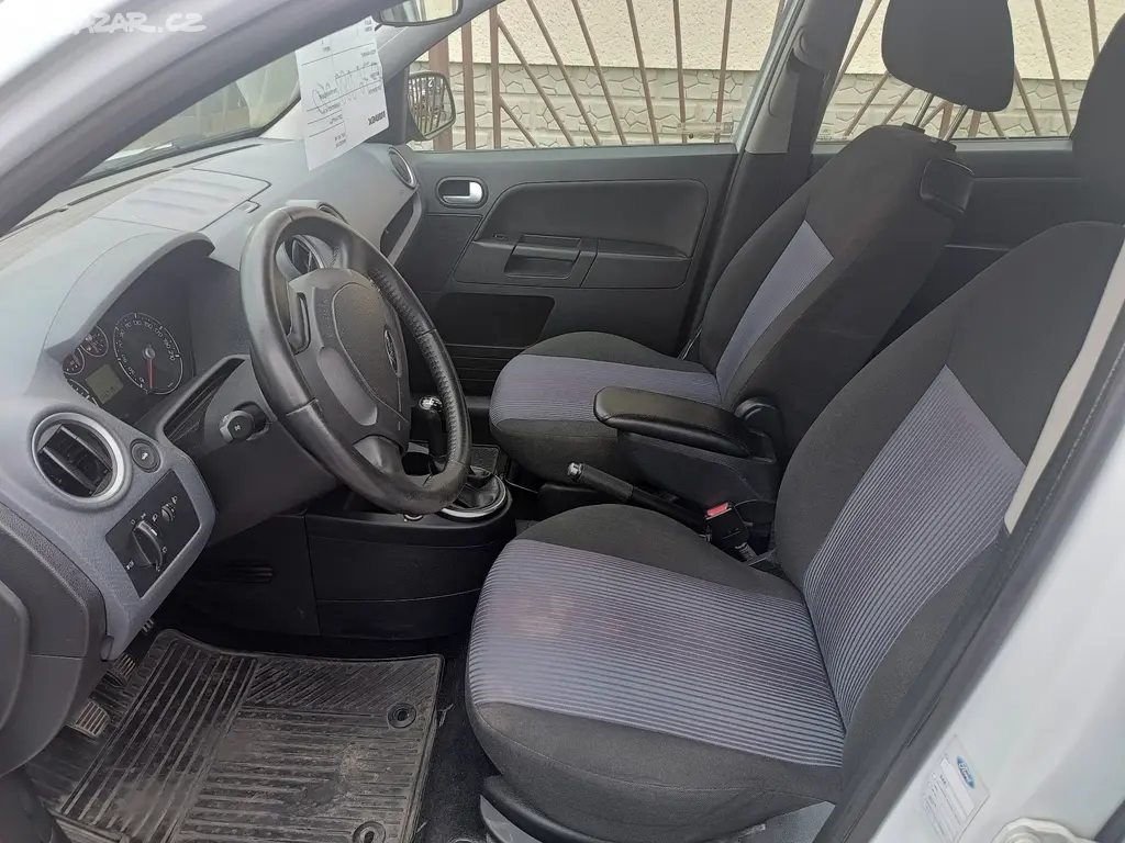 Ford fusion 1.4 benzín s tažným zařízením - fotka 5