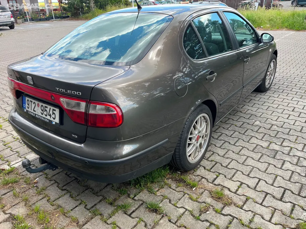 KLIMA,BEZ KOROZE,TEMPOMAT,Seat toledo 1.9 tdi 81kw - fotka 3